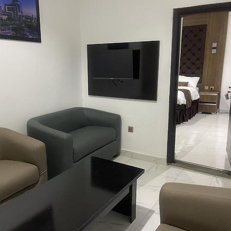 Murphy'S Mansion Resort Umuahia Экстерьер фото