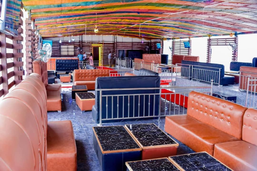 Murphy'S Mansion Resort Umuahia Экстерьер фото