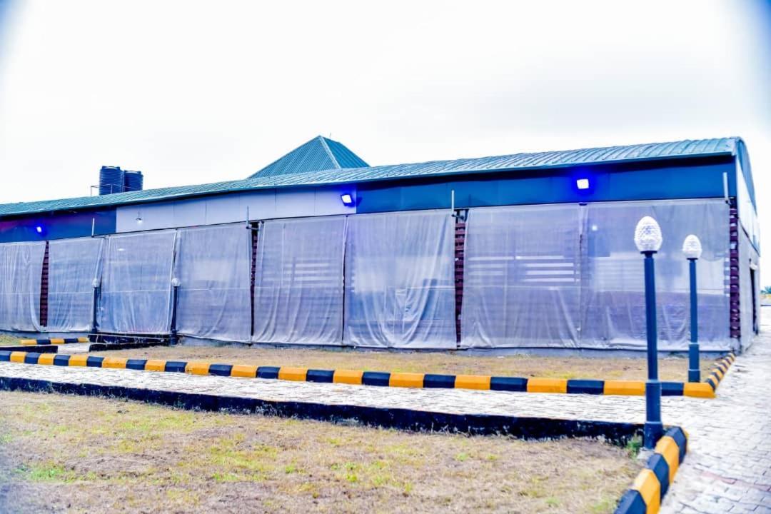 Murphy'S Mansion Resort Umuahia Экстерьер фото